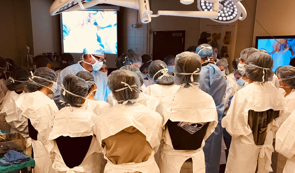 Students view surgery at UNR