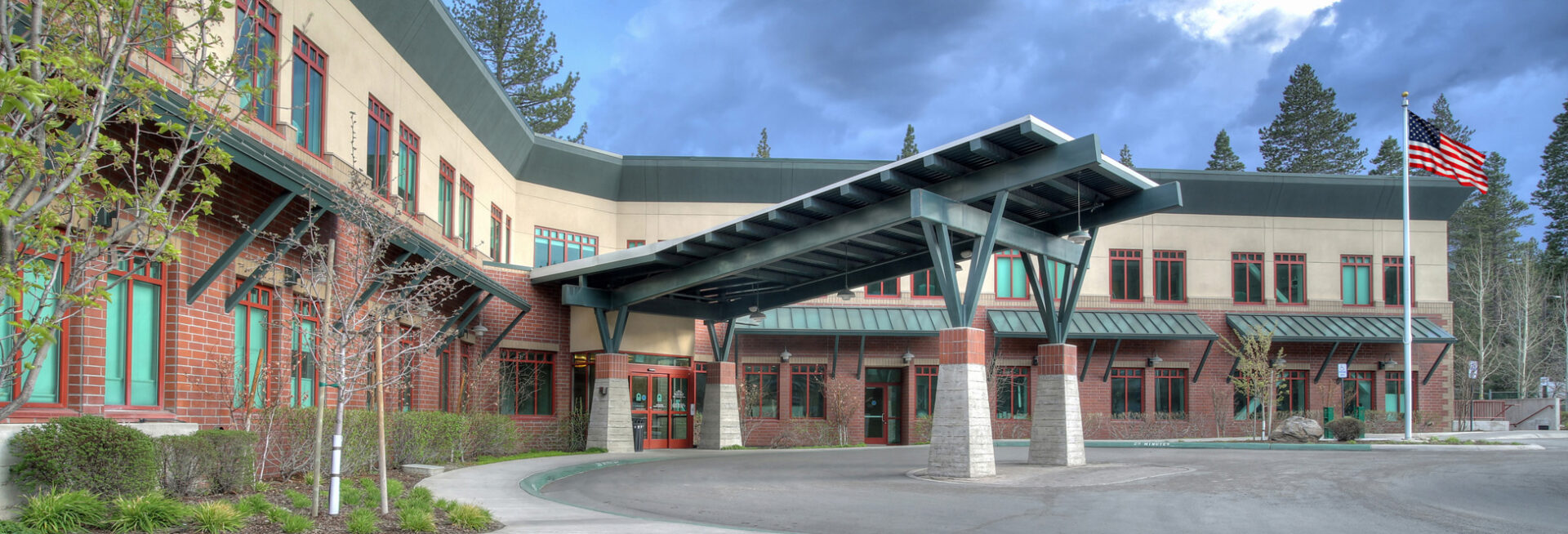 tahoe forest hospital exterior